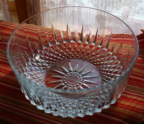 Vintage Arcoroc Clear Glass Plate (year unknown), Made in France. . Arcoroc usa glass bowl